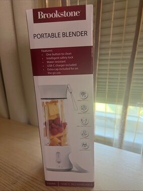 Brookstone White Portable Blender